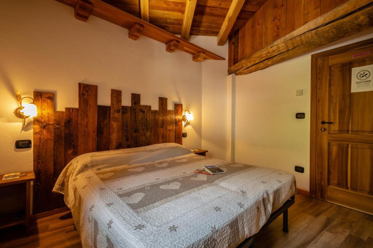 Le Vieux Noyer - Appartamenti Al Verde Villaggio Di Rumiod Saint-Pierre Exteriör bild