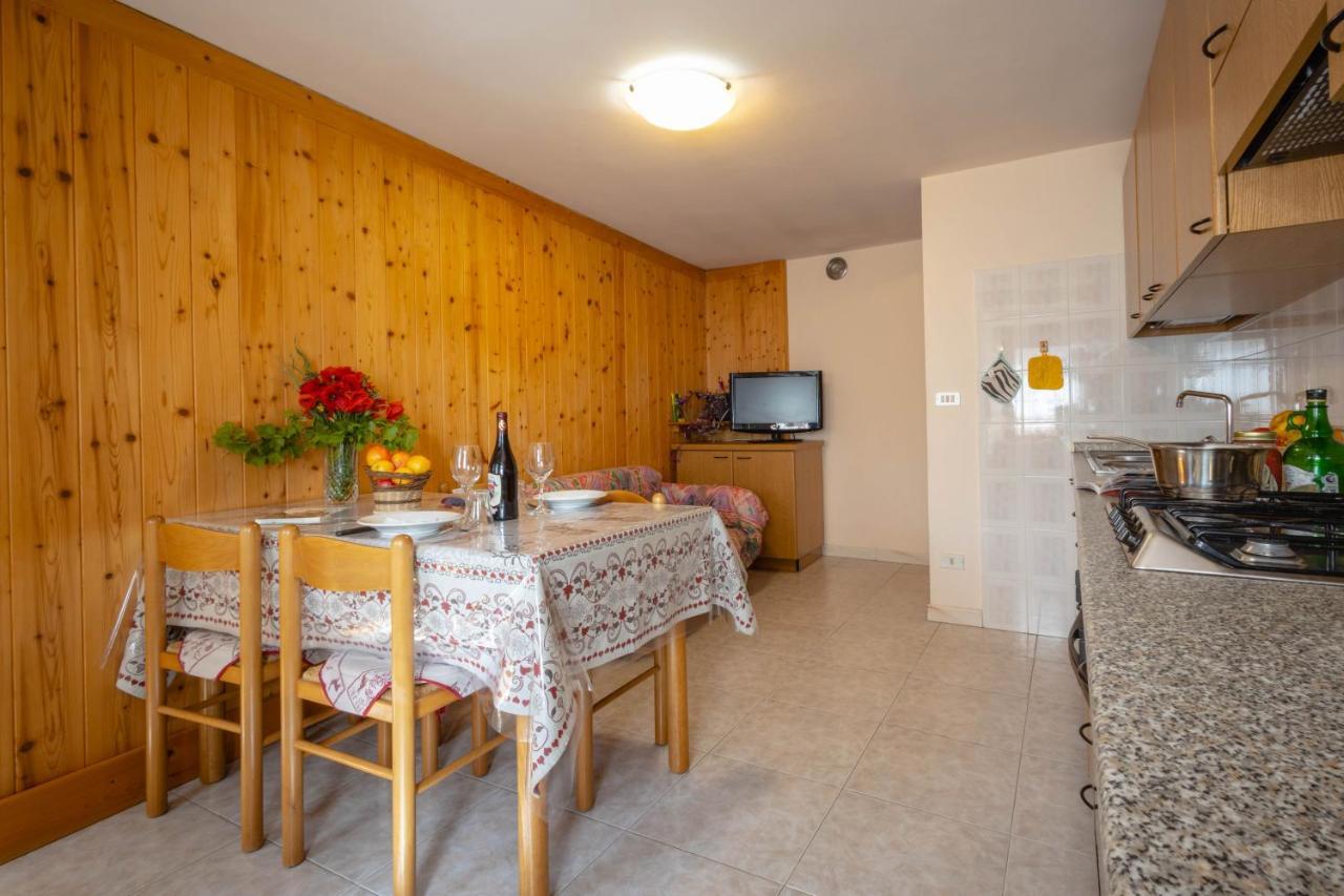 Le Vieux Noyer - Appartamenti Al Verde Villaggio Di Rumiod Saint-Pierre Exteriör bild
