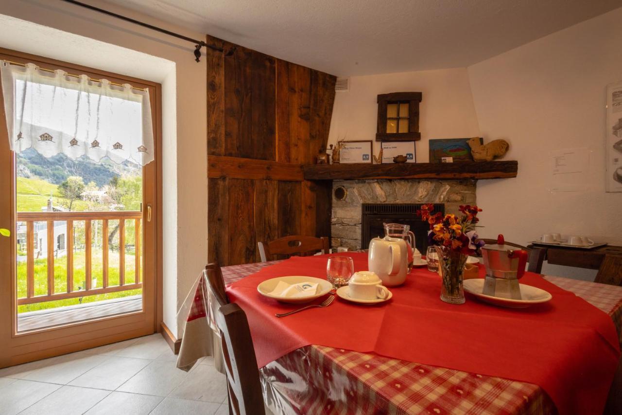 Le Vieux Noyer - Appartamenti Al Verde Villaggio Di Rumiod Saint-Pierre Exteriör bild