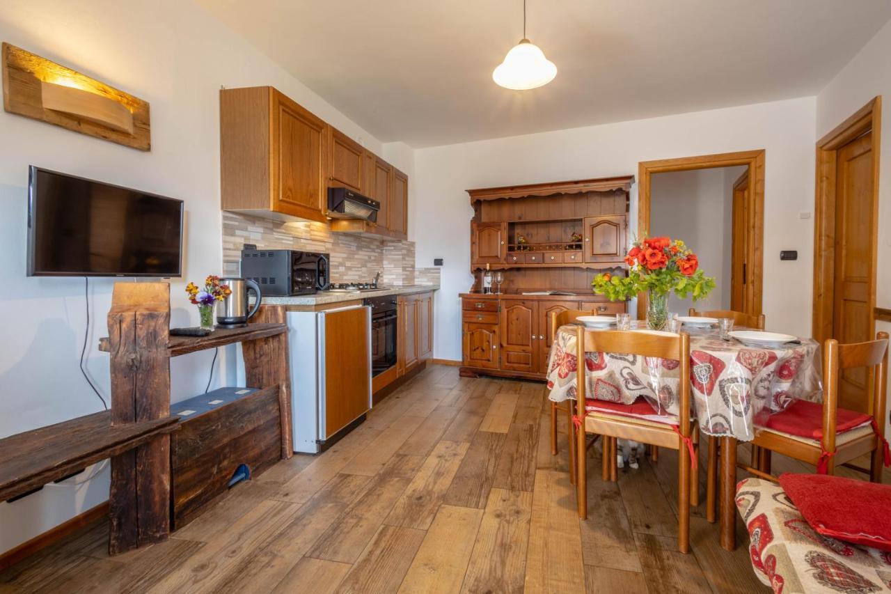 Le Vieux Noyer - Appartamenti Al Verde Villaggio Di Rumiod Saint-Pierre Exteriör bild