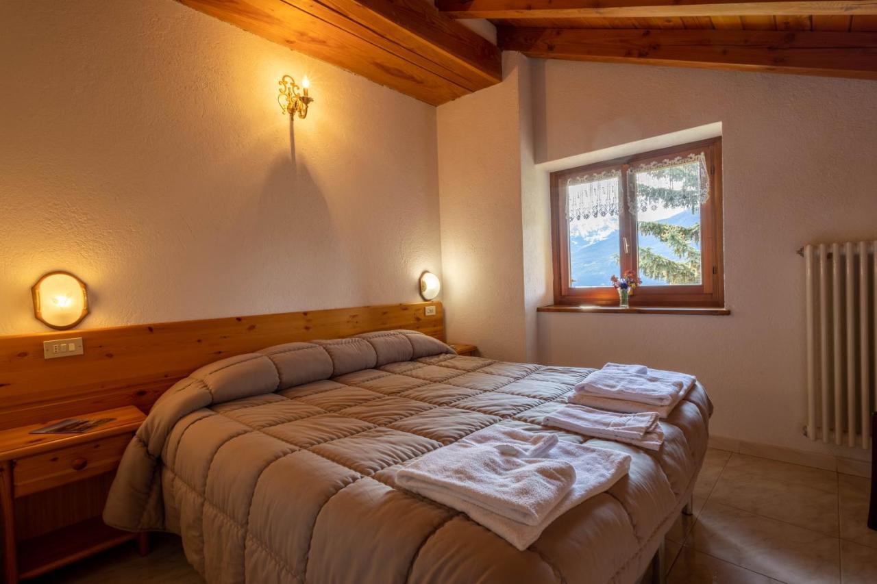 Le Vieux Noyer - Appartamenti Al Verde Villaggio Di Rumiod Saint-Pierre Exteriör bild