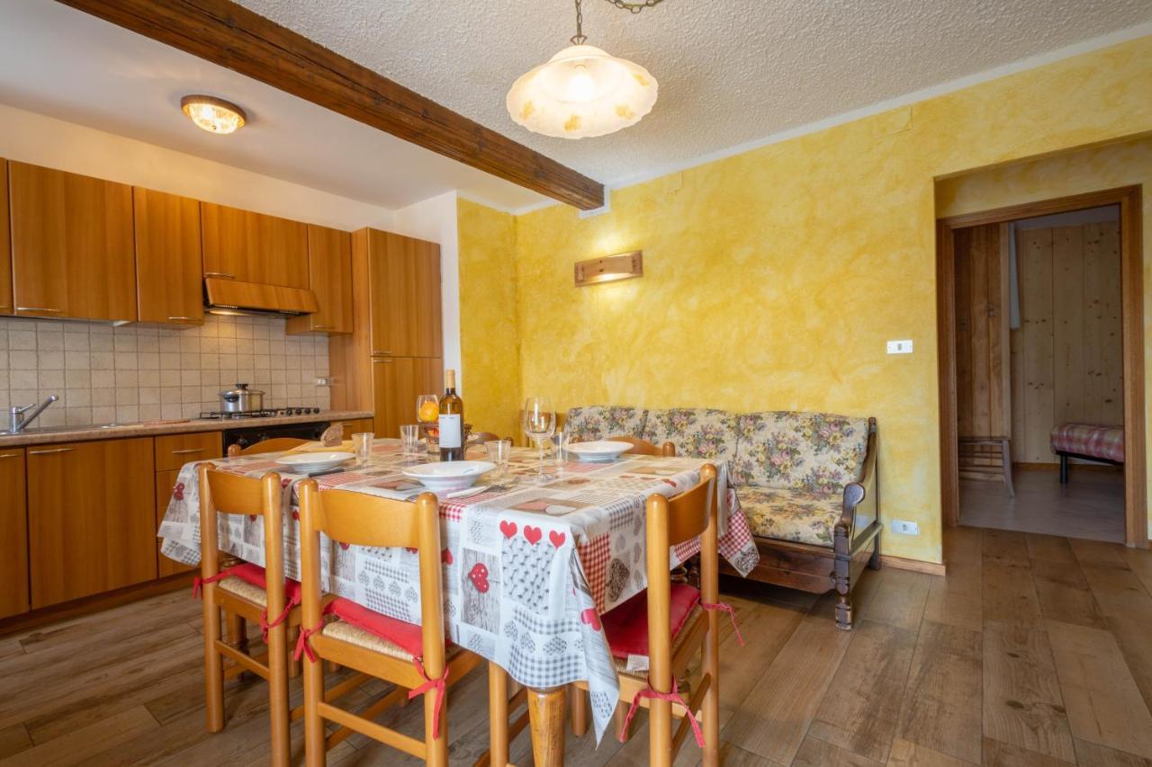 Le Vieux Noyer - Appartamenti Al Verde Villaggio Di Rumiod Saint-Pierre Exteriör bild