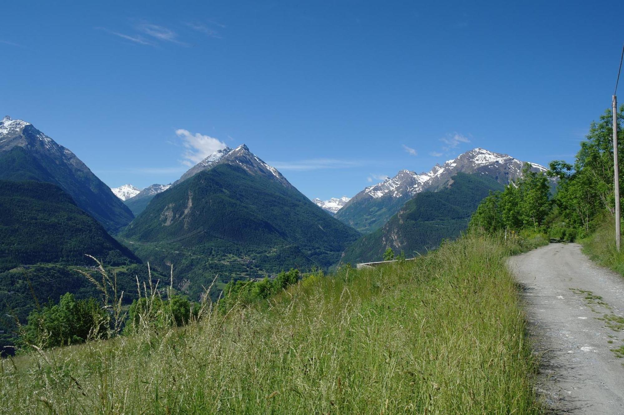 Le Vieux Noyer - Appartamenti Al Verde Villaggio Di Rumiod Saint-Pierre Exteriör bild
