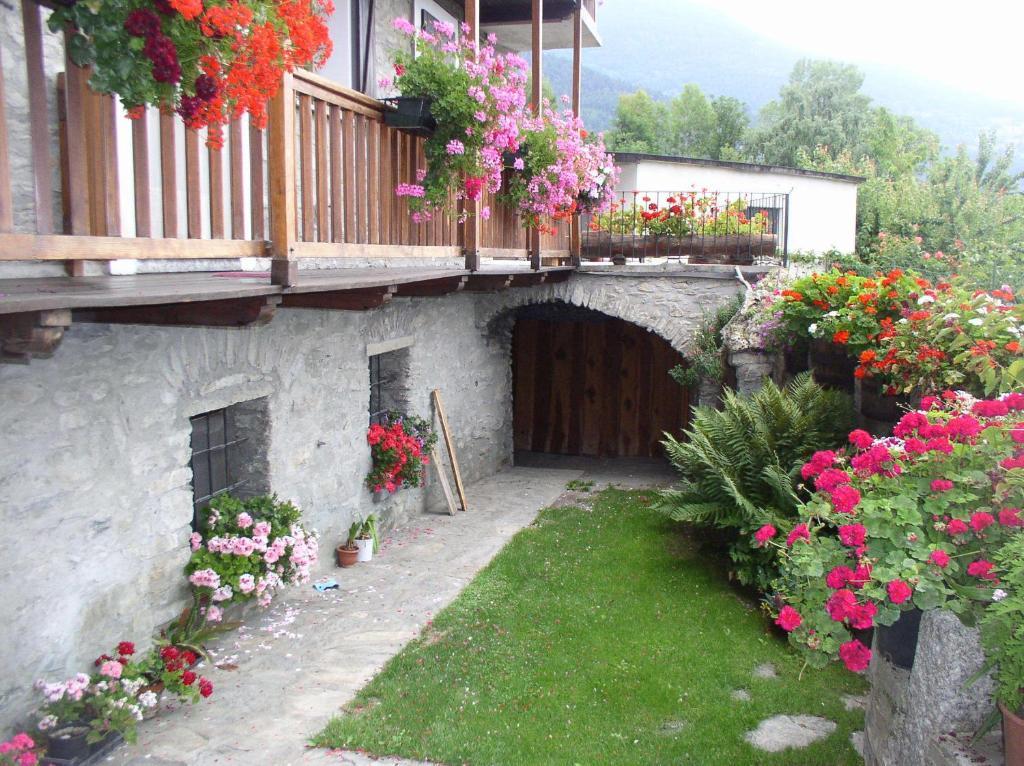 Le Vieux Noyer - Appartamenti Al Verde Villaggio Di Rumiod Saint-Pierre Exteriör bild